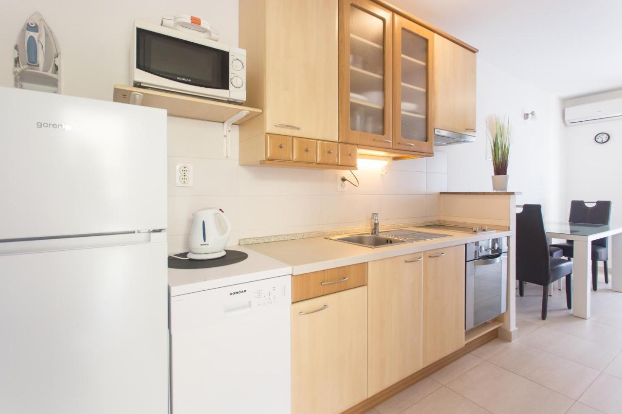 Apartments Bandic - 30 Meters To The Beach Trogir Exterior foto